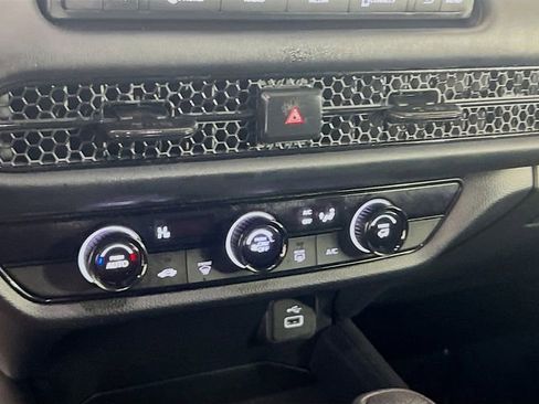 Certified 2024 Honda HR-V LX image 12