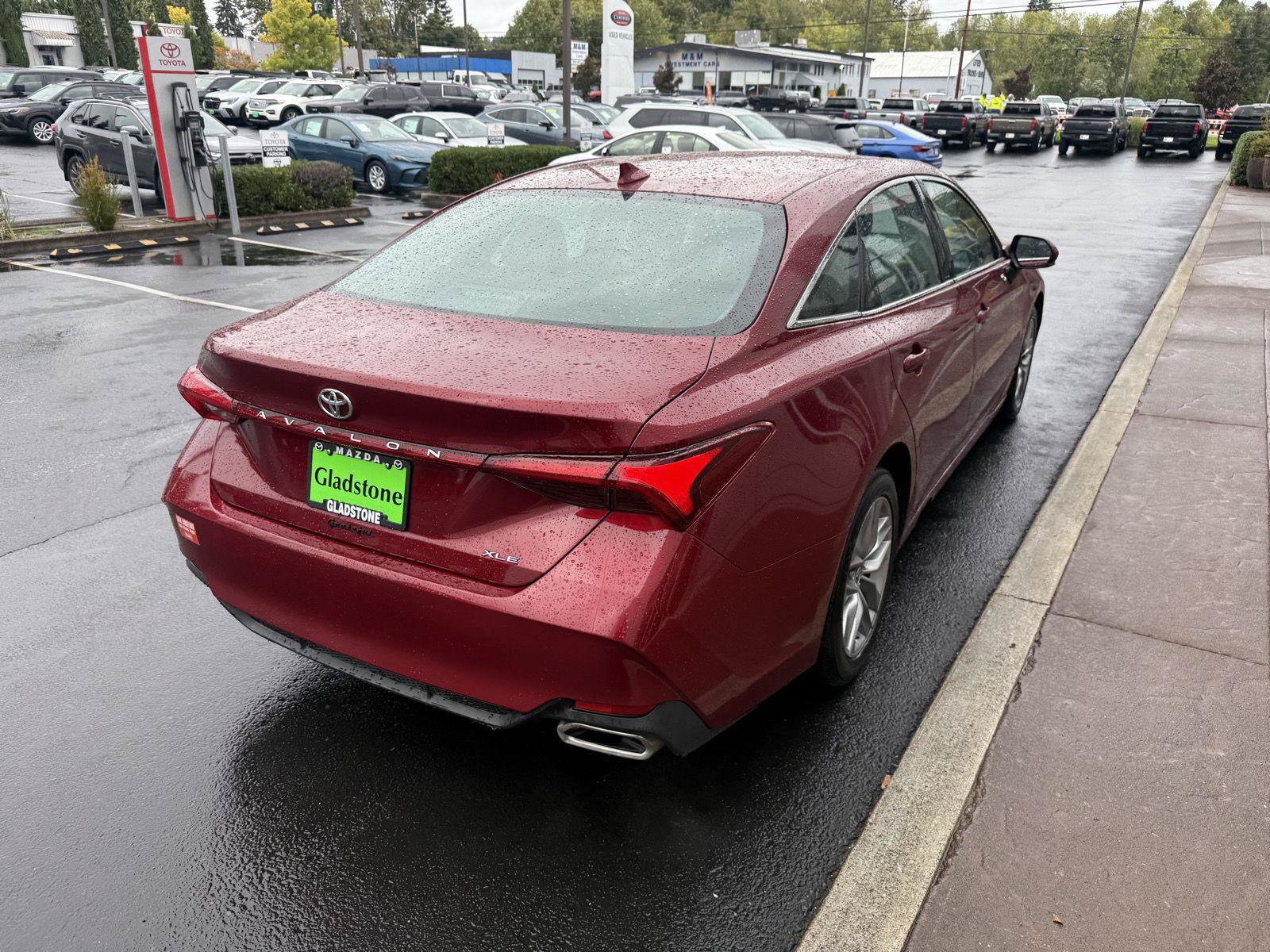 Used 2022 Toyota Avalon XLE FWD image 5