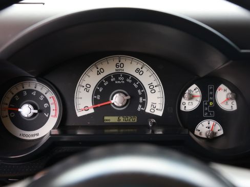 Used 2010 Toyota FJ Cruiser 4WD image 33