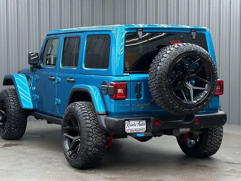 Used 2024 Jeep Wrangler Unlimited Rubicon 4xe image 3