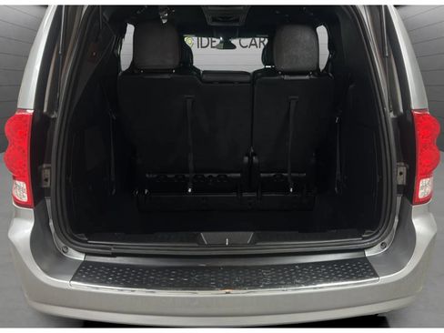 Used 2019 Dodge Grand Caravan GT FWD image 19