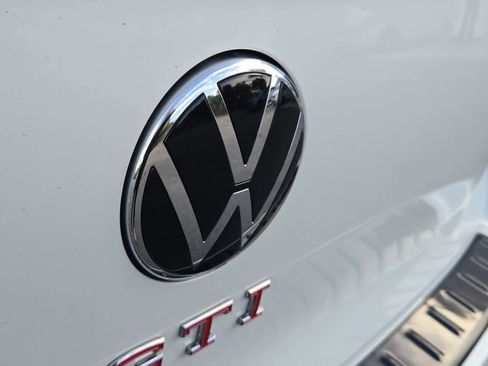 New 2026 Volkswagen GTI SE FWD image 19