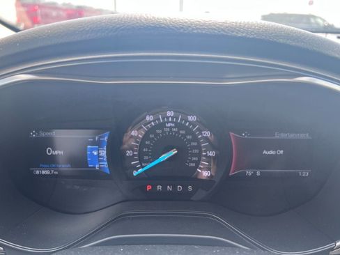 Used 2019 Ford Fusion SE AWD/4WD image 25