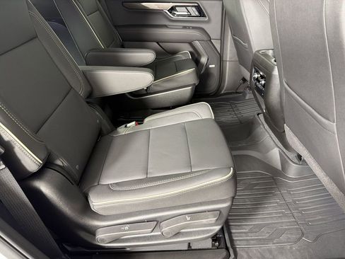New 2026 GMC Yukon Elevation image 13