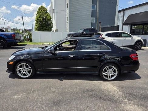 Used 2011 Mercedes-Benz E 550 Sedan image 4