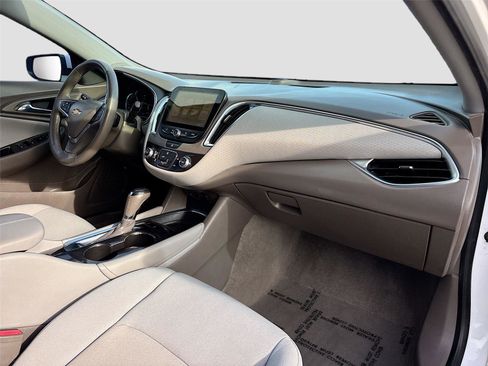 Used 2016 Chevrolet Malibu LT image 27