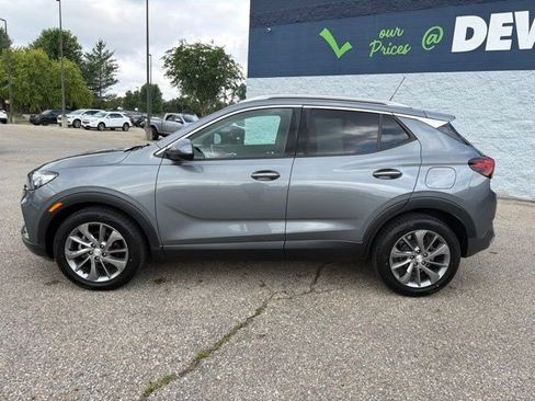 Used 2021 Buick Encore GX Essence w/ Experience Buick Package FWD image 2