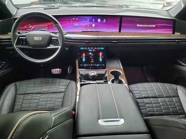 Certified 2026 Cadillac Escalade Platinum Sport w/ LPO, ONYX Package AWD/4WD image 17