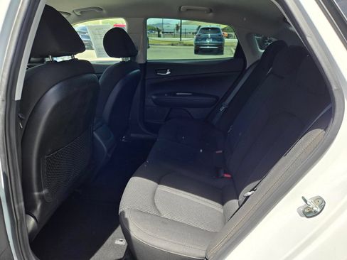 Used 2019 Kia Optima LX FWD image 12