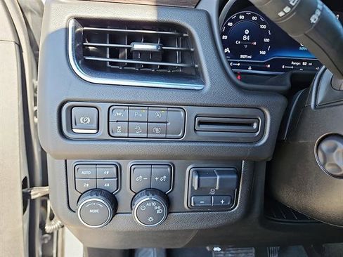 Used 2024 Chevrolet Tahoe Z71 w/ Luxury Package image 17