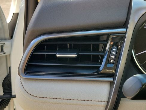 Used 2020 Toyota Camry LE image 30