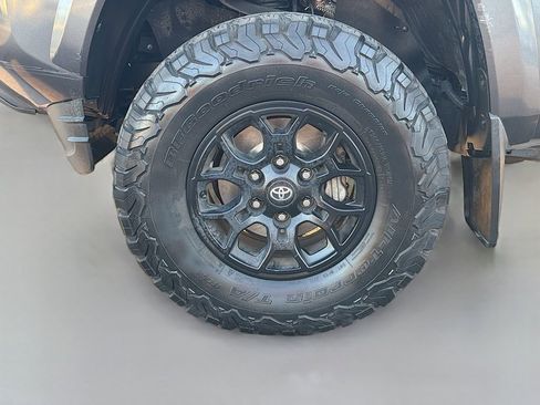 Used 2021 Toyota Tacoma SR5 image 28