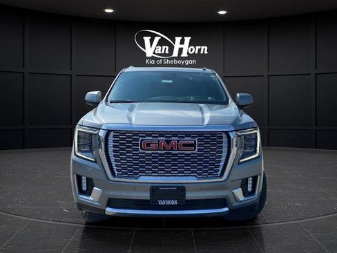 Used 2023 GMC Yukon Denali AWD/4WD image 2