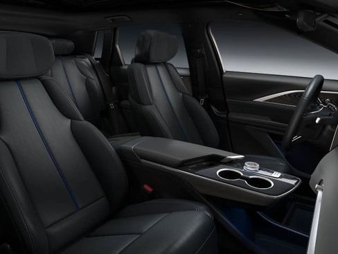 New 2026 Cadillac Lyriq Luxury w/ LPO, Floor Liner Package AWD/4WD image 24