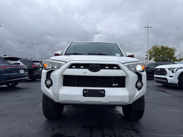 Used 2017 Toyota 4Runner SR5 Premium AWD/4WD image 2
