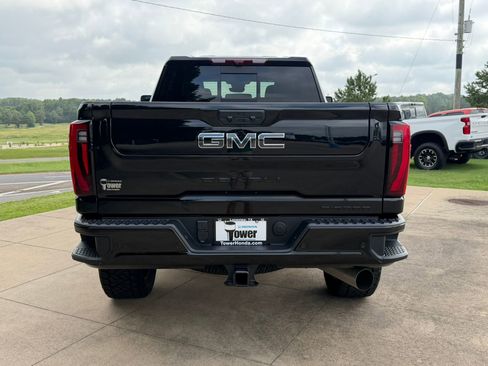 Used 2026 GMC Sierra 2500 Denali Ultimate w/ LPO, Black Badging Package AWD/4WD image 5