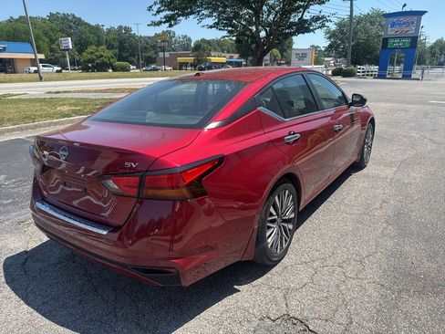Used 2023 Nissan Altima 2.5 SV FWD image 6
