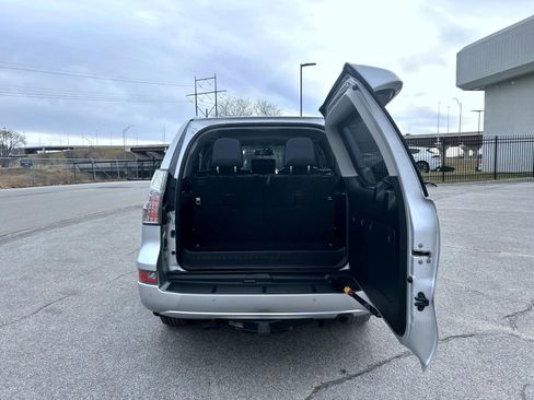 Used 2016 Lexus GX 460 image 23