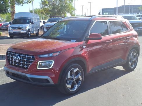 Used 2022 Hyundai Venue Limited FWD image 8