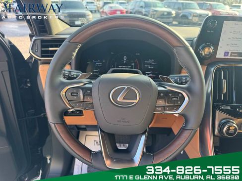 Used 2025 Lexus LX 600 4WD w/ Accessory Package (2T) image 19