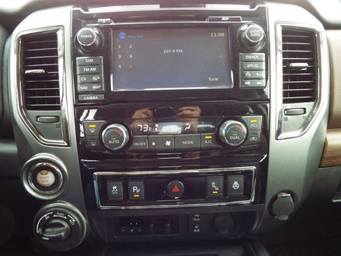 Used 2018 Nissan Titan Platinum Reserve w/ Platinum Utility Package image 16