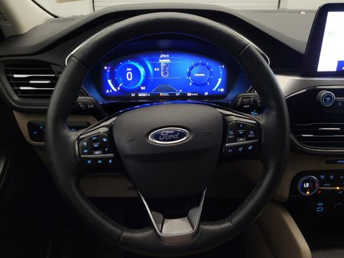 Used 2021 Ford Escape Titanium image 22