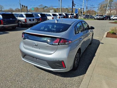 Used 2021 Hyundai Ioniq Limited FWD image 10
