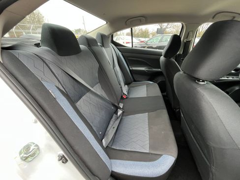 Used 2025 Nissan Versa SV image 37