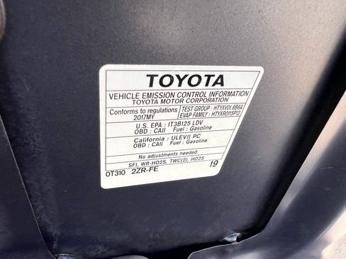 Used 2017 Toyota Corolla SE w/ Carpet Mat Package (TMS) FWD image 34