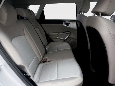 Used 2021 Kia Soul LX FWD image 16