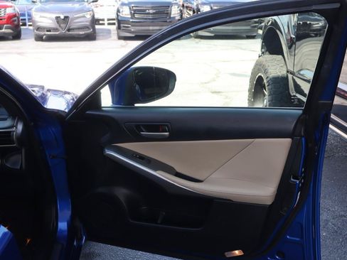 Used 2018 Lexus IS 300 RWD image 16