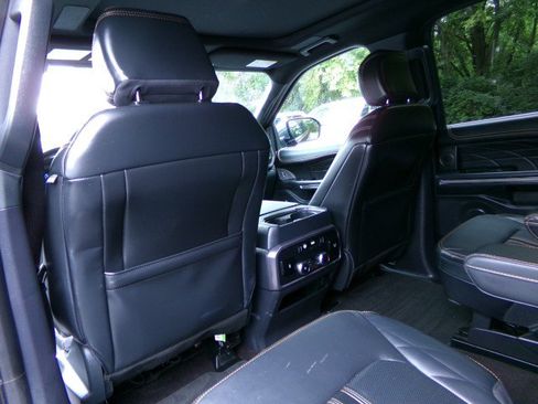 Used 2022 Ford Expedition Platinum AWD/4WD image 16