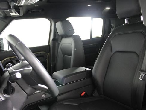 Used 2025 Land Rover Defender 110 S AWD/4WD image 18