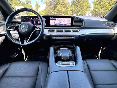 Used 2024 Mercedes-Benz GLS 450 4MATIC image 18