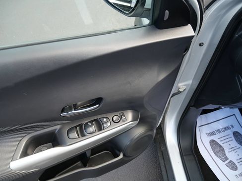 Used 2019 Nissan Kicks SV FWD image 15