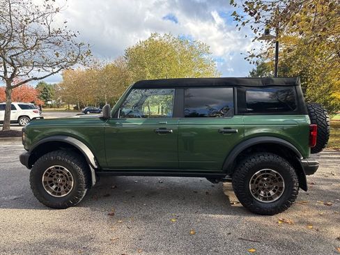 Used 2023 Ford Bronco Black Diamond image 6