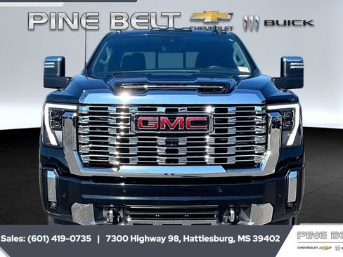 Used 2024 GMC Sierra 2500 Denali w/ Denali Reserve Package AWD/4WD image 3