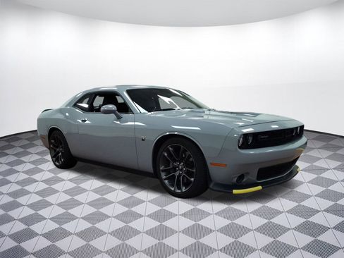 Used 2022 Dodge Challenger R/T Scat Pack w/ Shaker Package image 6