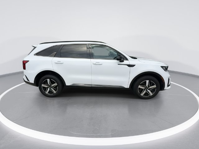 Used 2022 Kia Sorento EX w/ Panoramic Sunroof Package FWD image 9