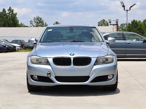 Used 2009 BMW 335i xDrive Sedan AWD/4WD image 2