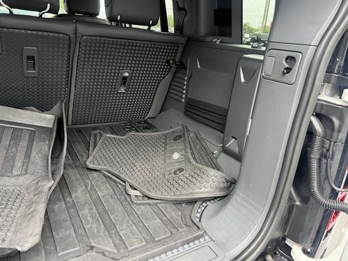 Certified 2023 Land Rover Defender 110 X-Dynamic SE AWD/4WD image 33