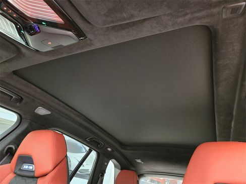 Used 2025 BMW X5 M Competition w/ Executive Package image 18