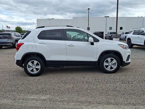 Certified 2022 Chevrolet Trax LT w/ LT Convenience Package AWD/4WD image 10