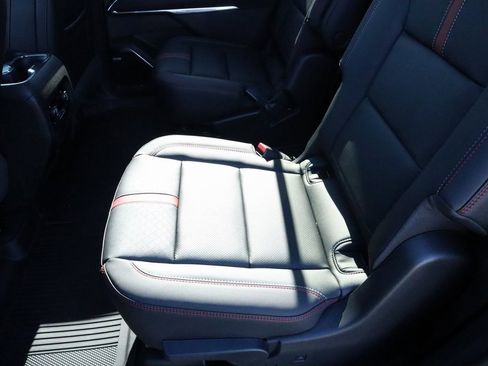New 2026 Chevrolet Traverse RS w/ LPO, Floor Liner Package image 12