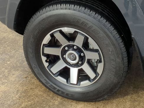 Used 2024 Toyota 4Runner TRD Off-Road Premium image 11