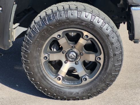 Used 2016 Toyota Tundra SR5 AWD/4WD image 8