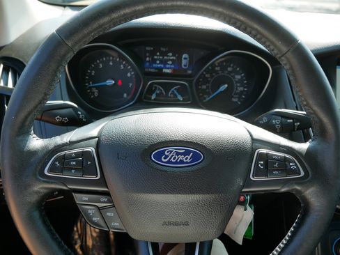 Used 2017 Ford Focus SEL w/ Cold Weather Package FWD image 26
