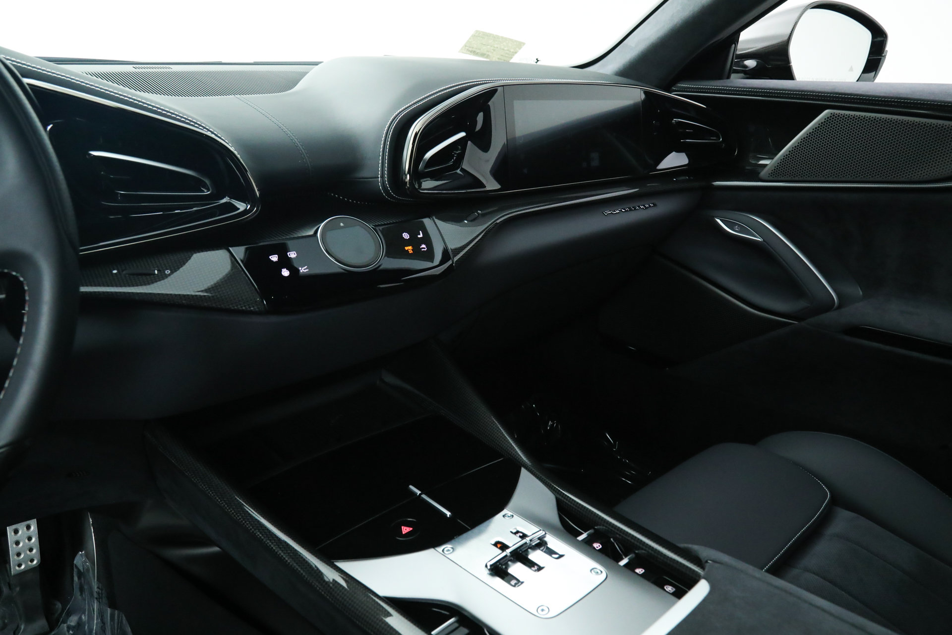 Used 2025 Ferrari Purosangue AWD/4WD image 35
