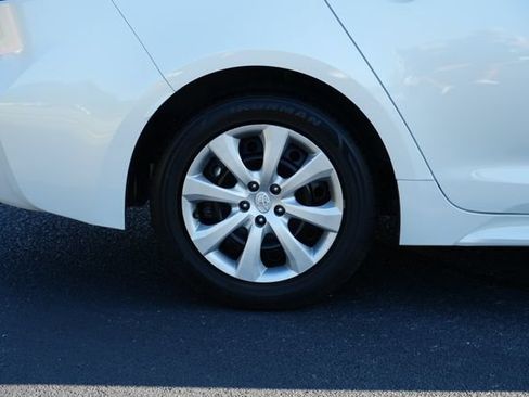 Used 2025 Toyota Corolla LE FWD image 10