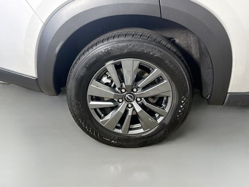 Used 2025 Nissan Pathfinder S AWD/4WD image 33